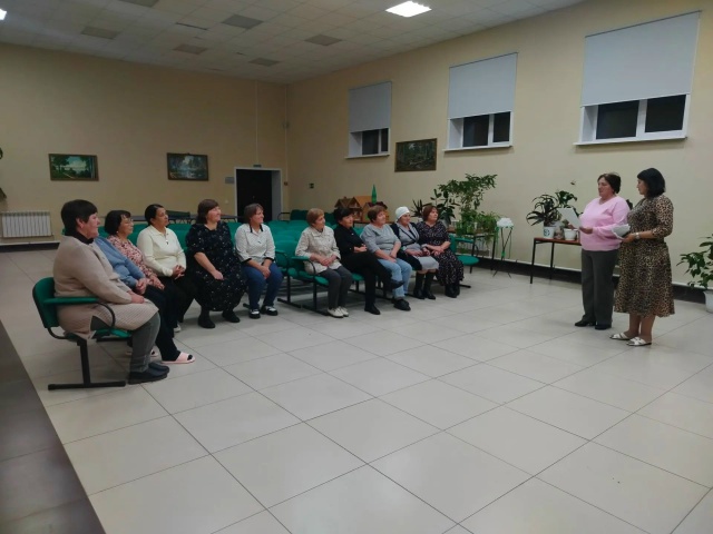 Китапханәче мәдәният йорты хезмәткәре белән берлектә " Без террорга каршы" дигэн тематик чара уздырды. 